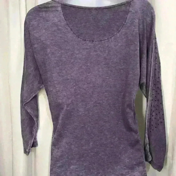 Purple long sleeve top with black rhinestones - Picture 3 of 4